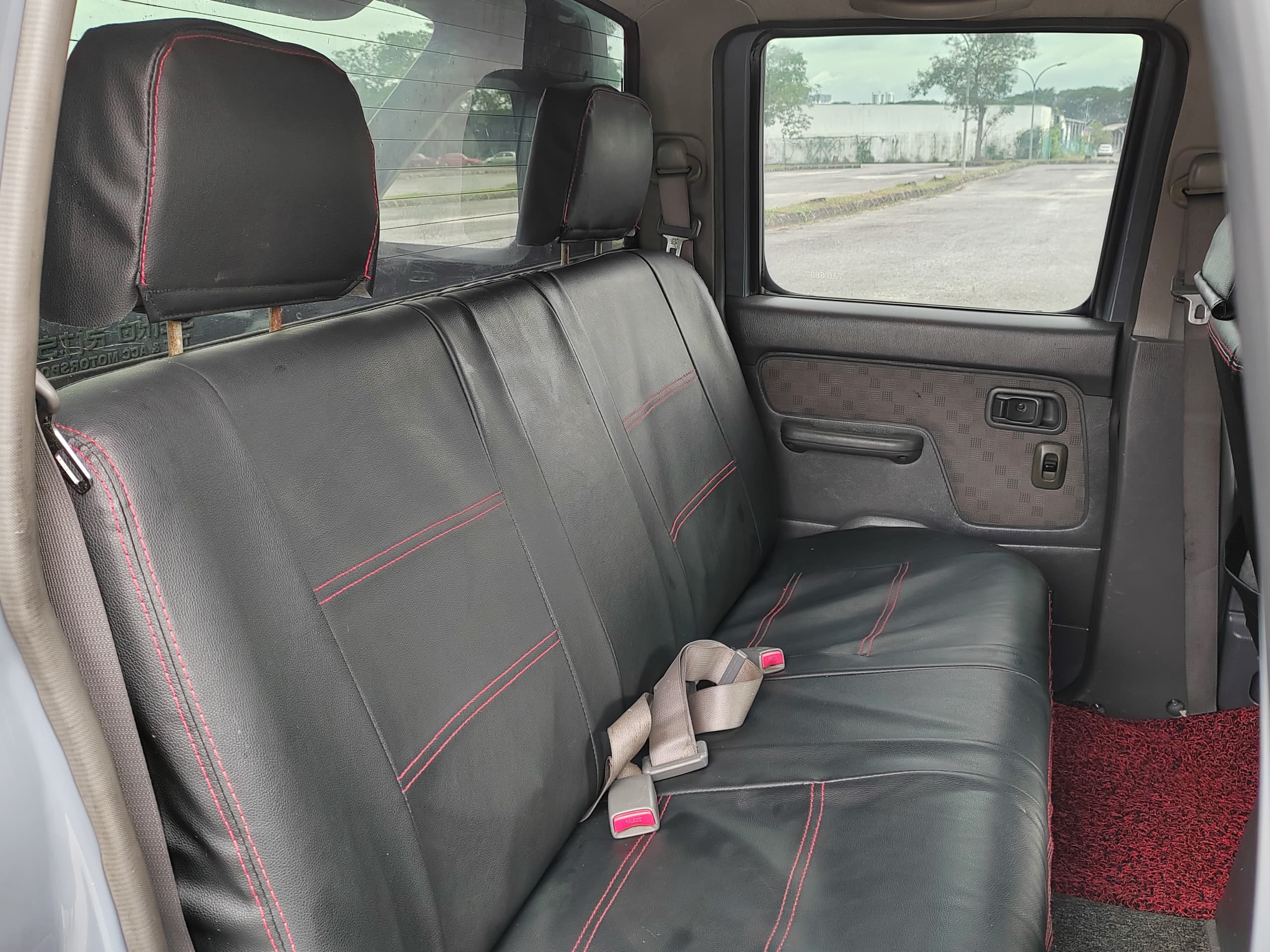 2004 NISSAN FRONTIER 2.5 (A)