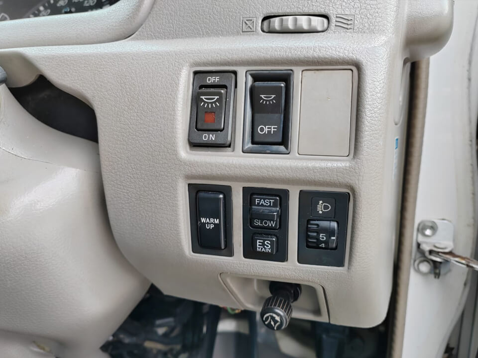 2021 HINO XZU414 RB/HIR HM 4 TAN