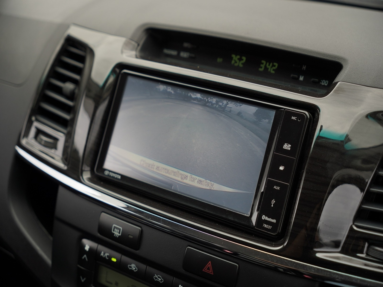 2014 TOYOTA FORTUNER V 2.7(A)