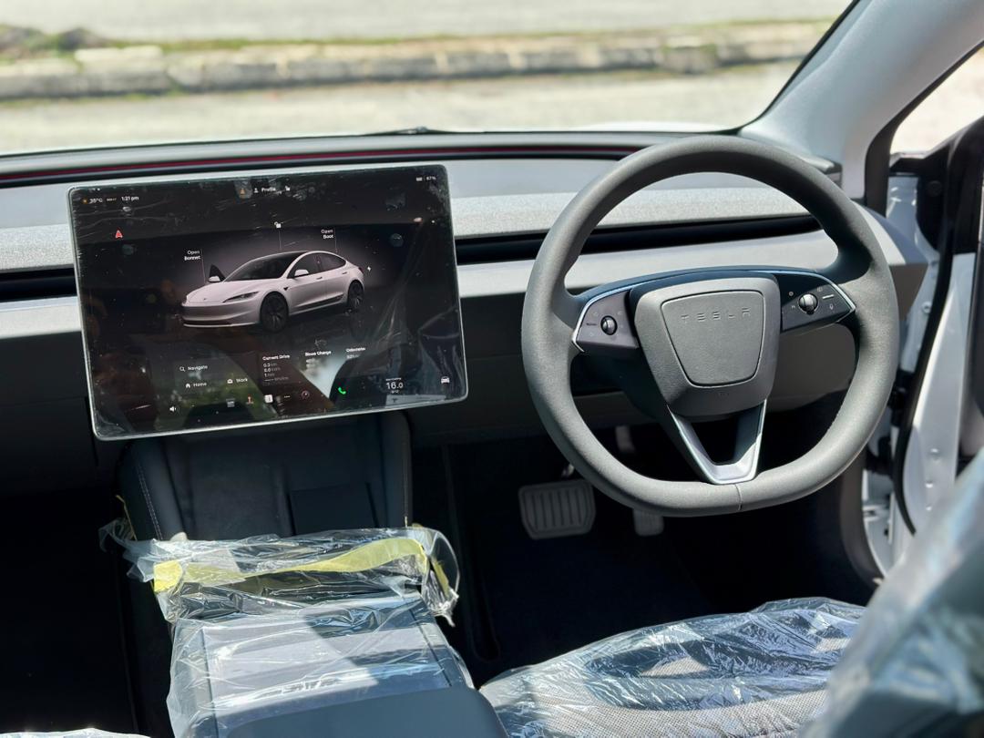 2025 TESLA MODEL 3 RWD (A)